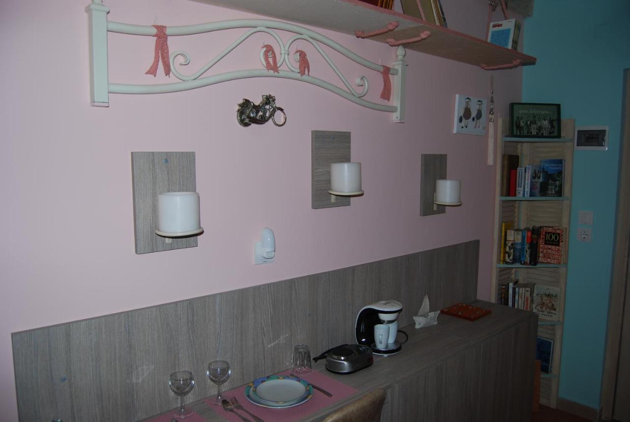 Luxury Traditional Room The Small Bookstore Kastro-Kyllini Екстериор снимка