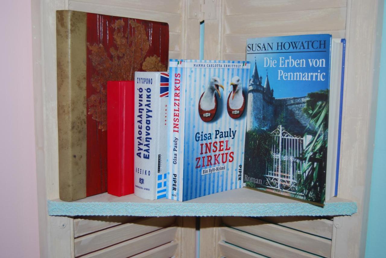 Luxury Traditional Room The Small Bookstore Kastro-Kyllini Екстериор снимка