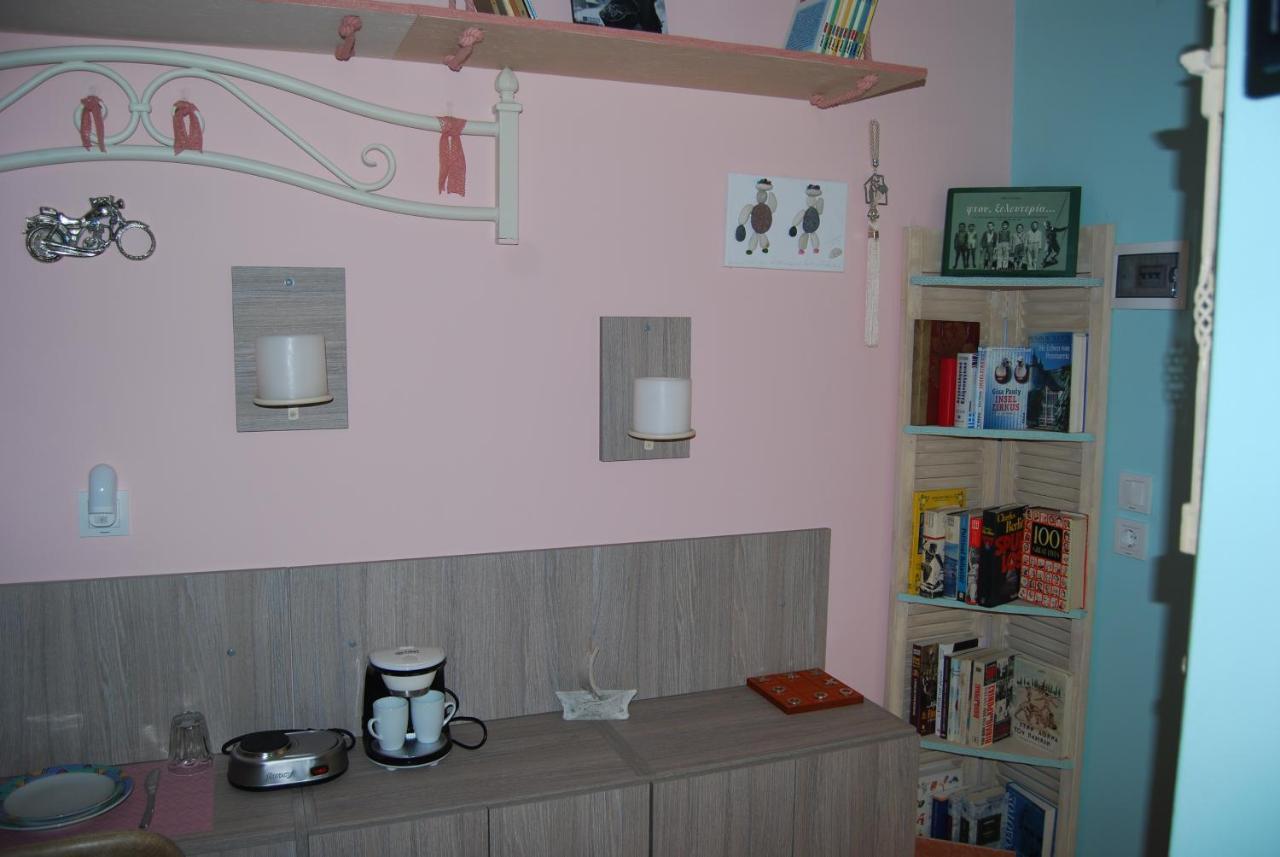 Luxury Traditional Room The Small Bookstore Kastro-Kyllini Екстериор снимка